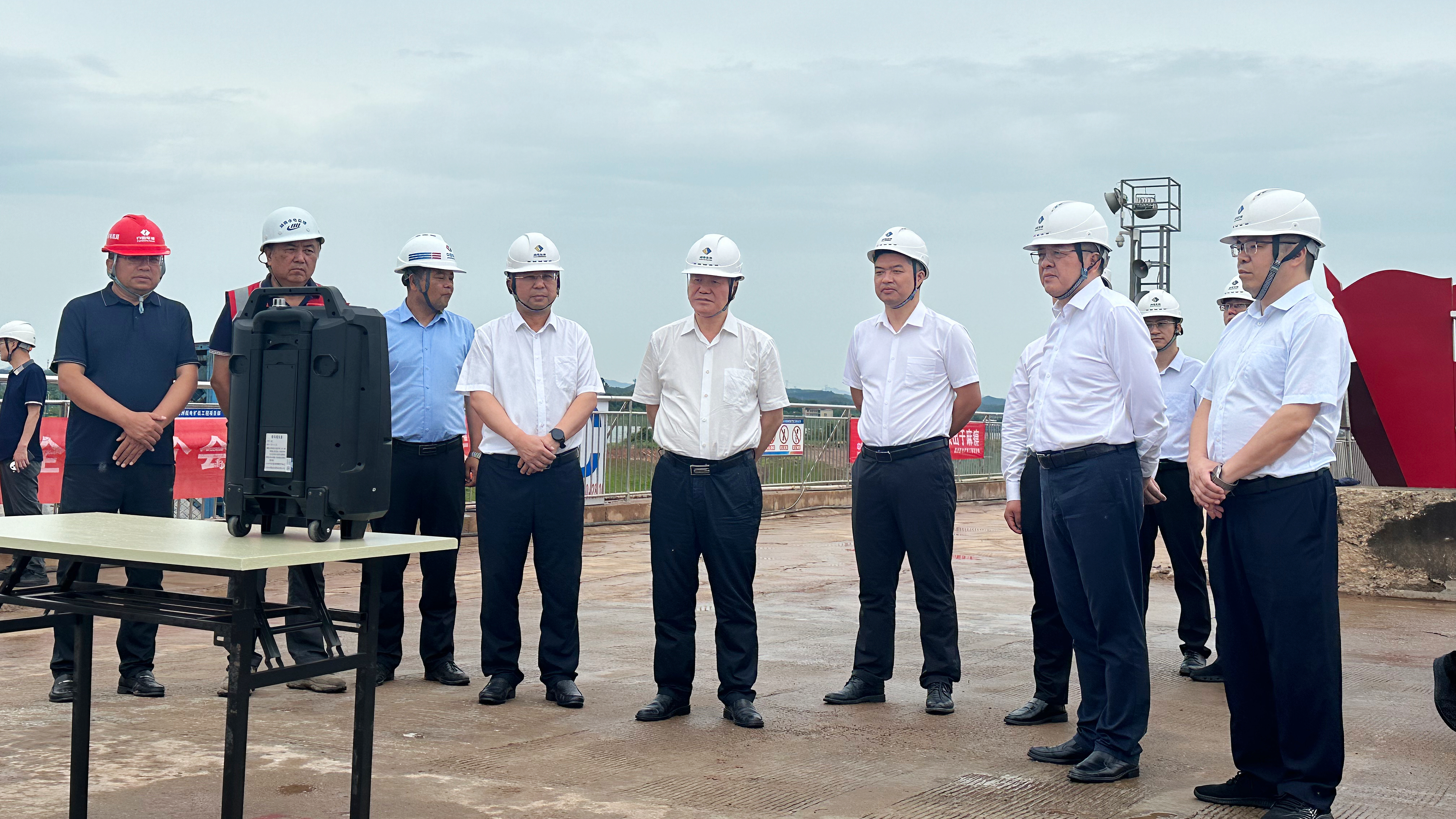 國家能源局湖南監(jiān)管辦銀車來一行督導檢查株洲航電安全生產(chǎn)工作